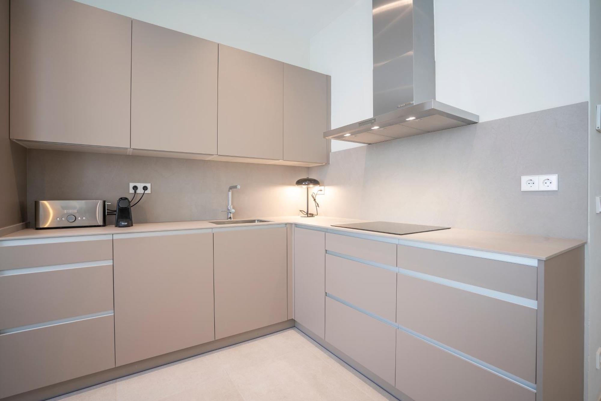 Sitges Spaces Garden Condo-2 Bedrooms, 2 Bathrooms, Garden Terrace, Near Center, Sleeps Up To 6- Monthly Rentals Only Exteriör bild
