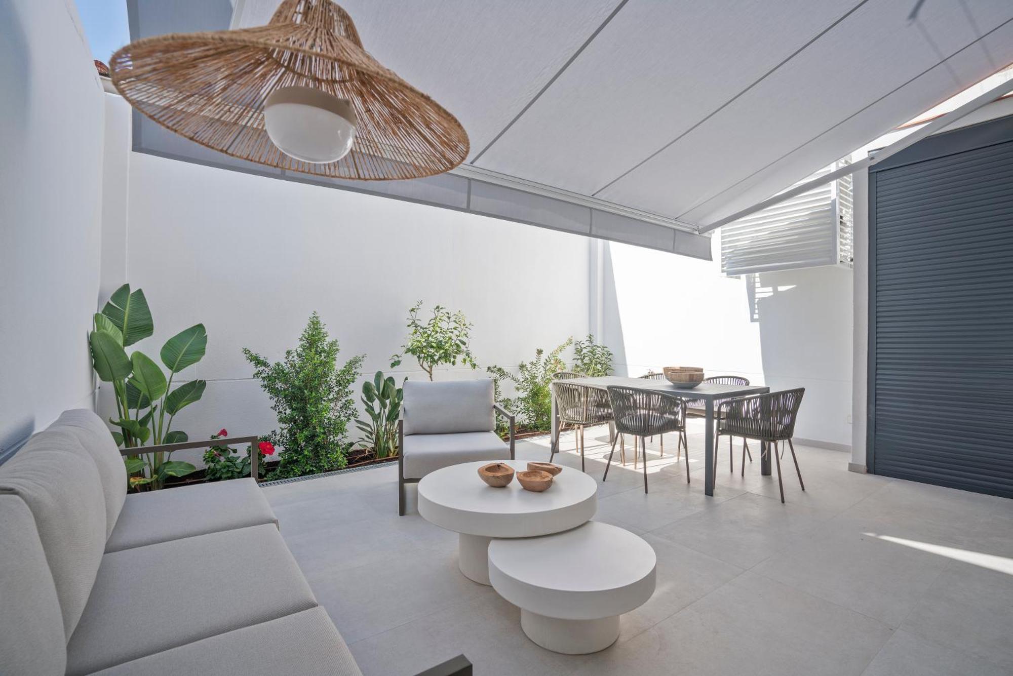 Sitges Spaces Garden Condo-2 Bedrooms, 2 Bathrooms, Garden Terrace, Near Center, Sleeps Up To 6- Monthly Rentals Only Exteriör bild