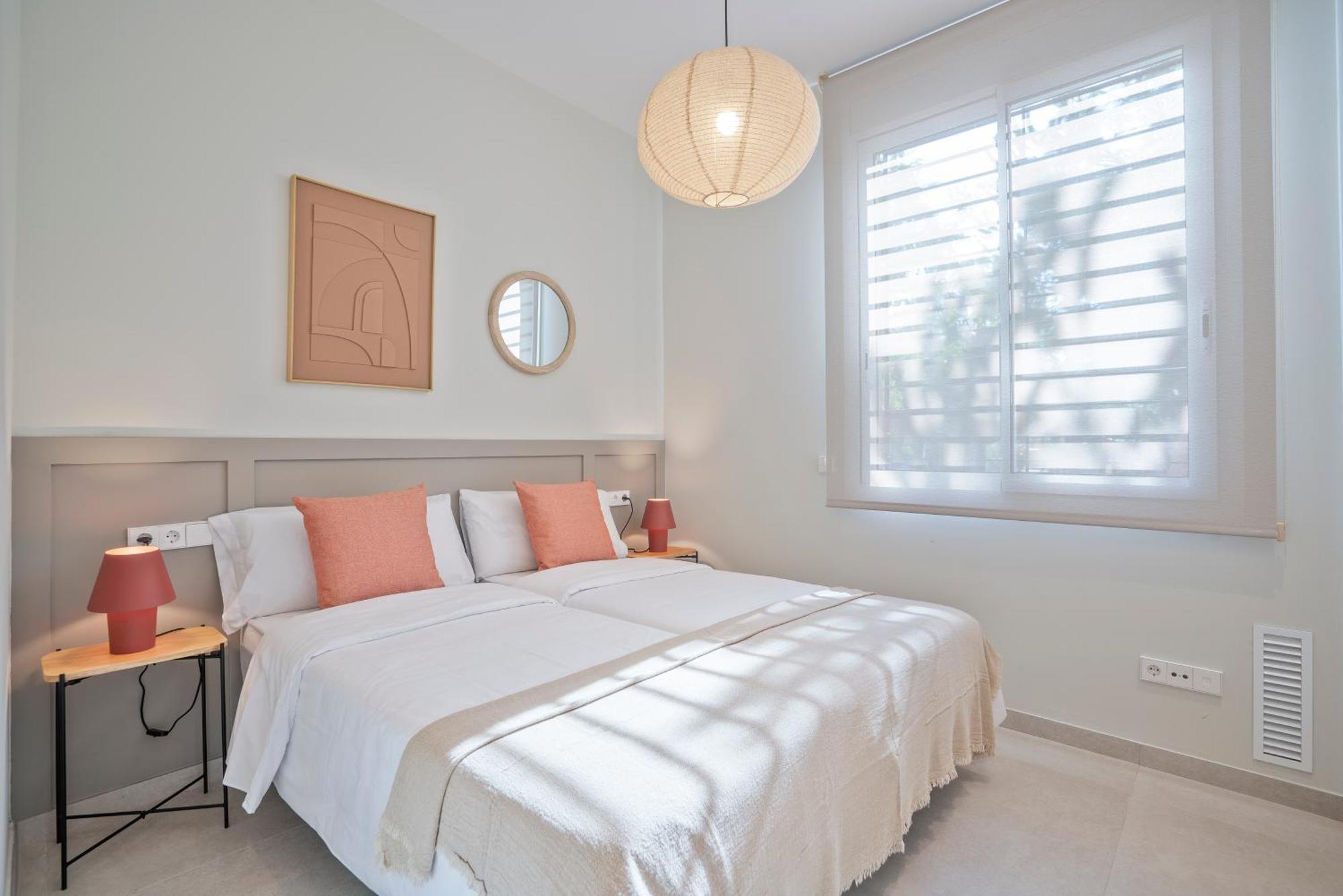 Sitges Spaces Garden Condo-2 Bedrooms, 2 Bathrooms, Garden Terrace, Near Center, Sleeps Up To 6- Monthly Rentals Only Exteriör bild