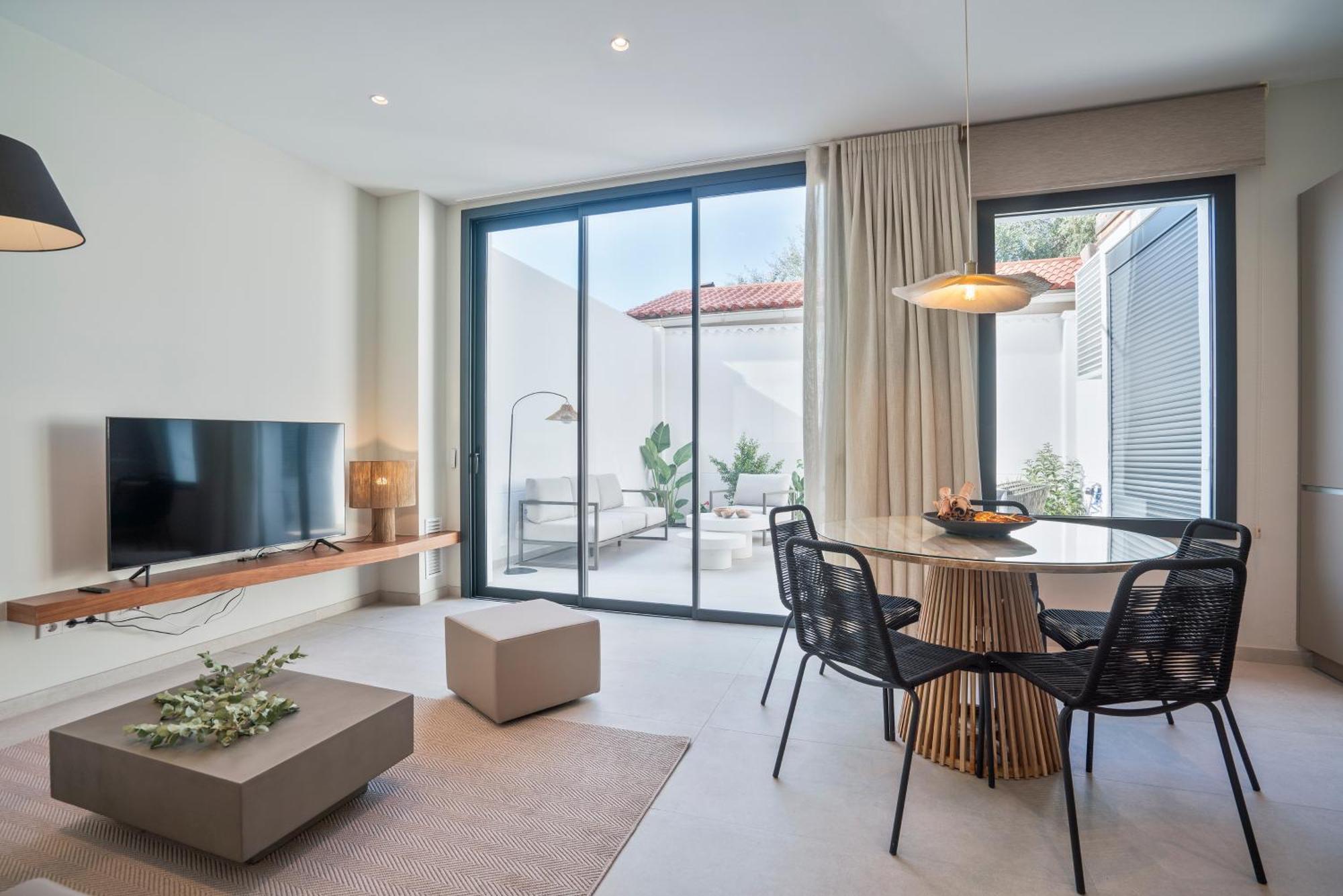 Sitges Spaces Garden Condo-2 Bedrooms, 2 Bathrooms, Garden Terrace, Near Center, Sleeps Up To 6- Monthly Rentals Only Exteriör bild
